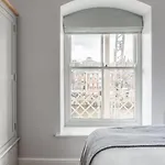 Luxury Woodsmill View - On The River - With Balcony - Recently Refurbished 아파트 *