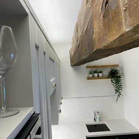 Holiday home Luxury Woodsmill View - On The River - With Balcony - Recently Refurbished York
