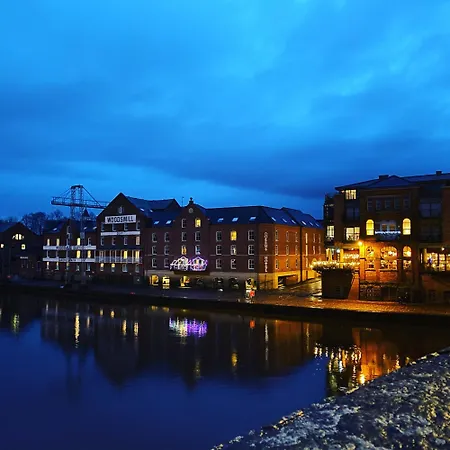 Holiday home Luxury Woodsmill View - On The River - With Balcony - Recently Refurbished York