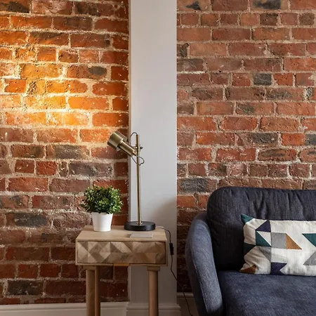 Luxury Woodsmill View - On The River - With Balcony - Recently Refurbished *