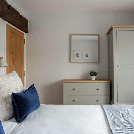 Luxury Woodsmill View - On The River - With Balcony - Recently Refurbished York