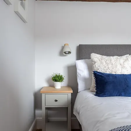 Luxury Woodsmill View - On The River - With Balcony - Recently Refurbished York