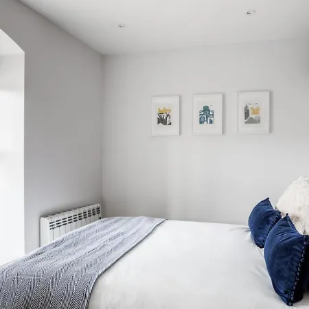 Luxury Woodsmill View - On The River - With Balcony - Recently Refurbished * York